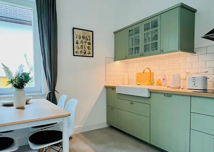 Luxusapartment Im Dichterviertel *garten*parkplatz*wifi*